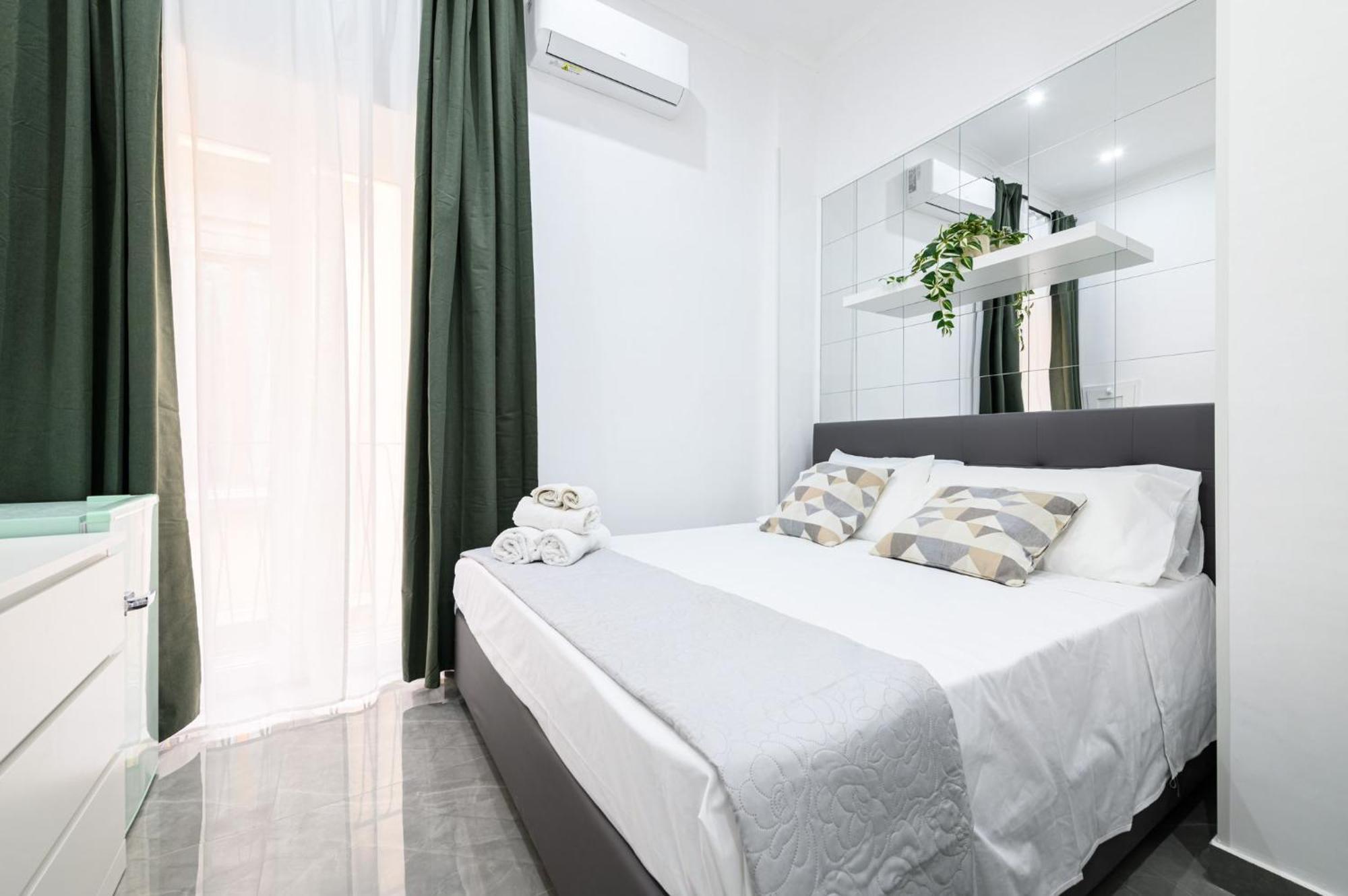 Giordano Suite Center Napoli Esterno foto
