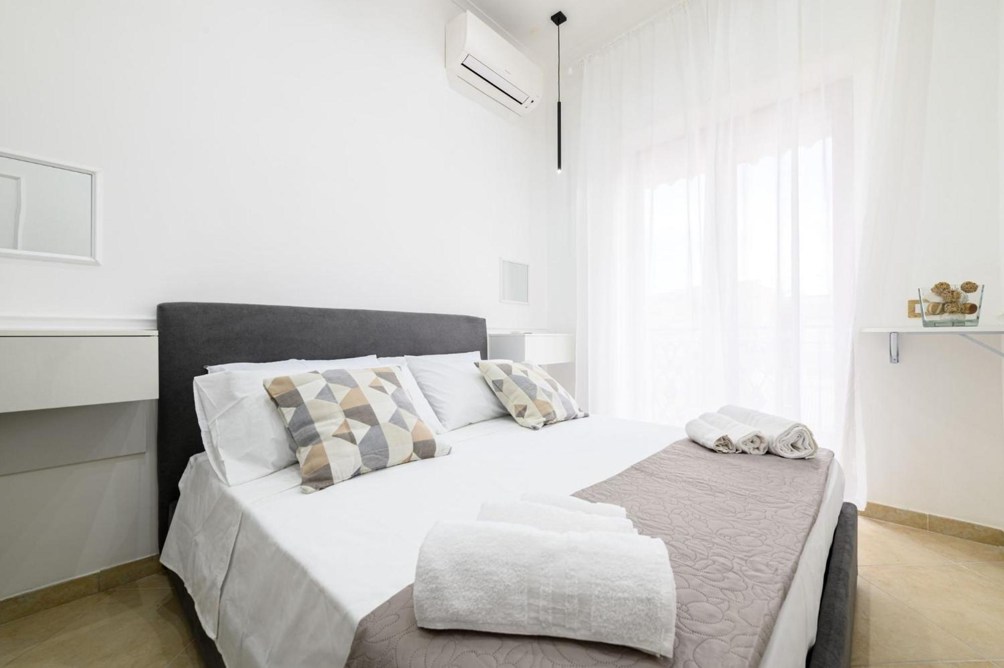 Giordano Suite Center Napoli Esterno foto