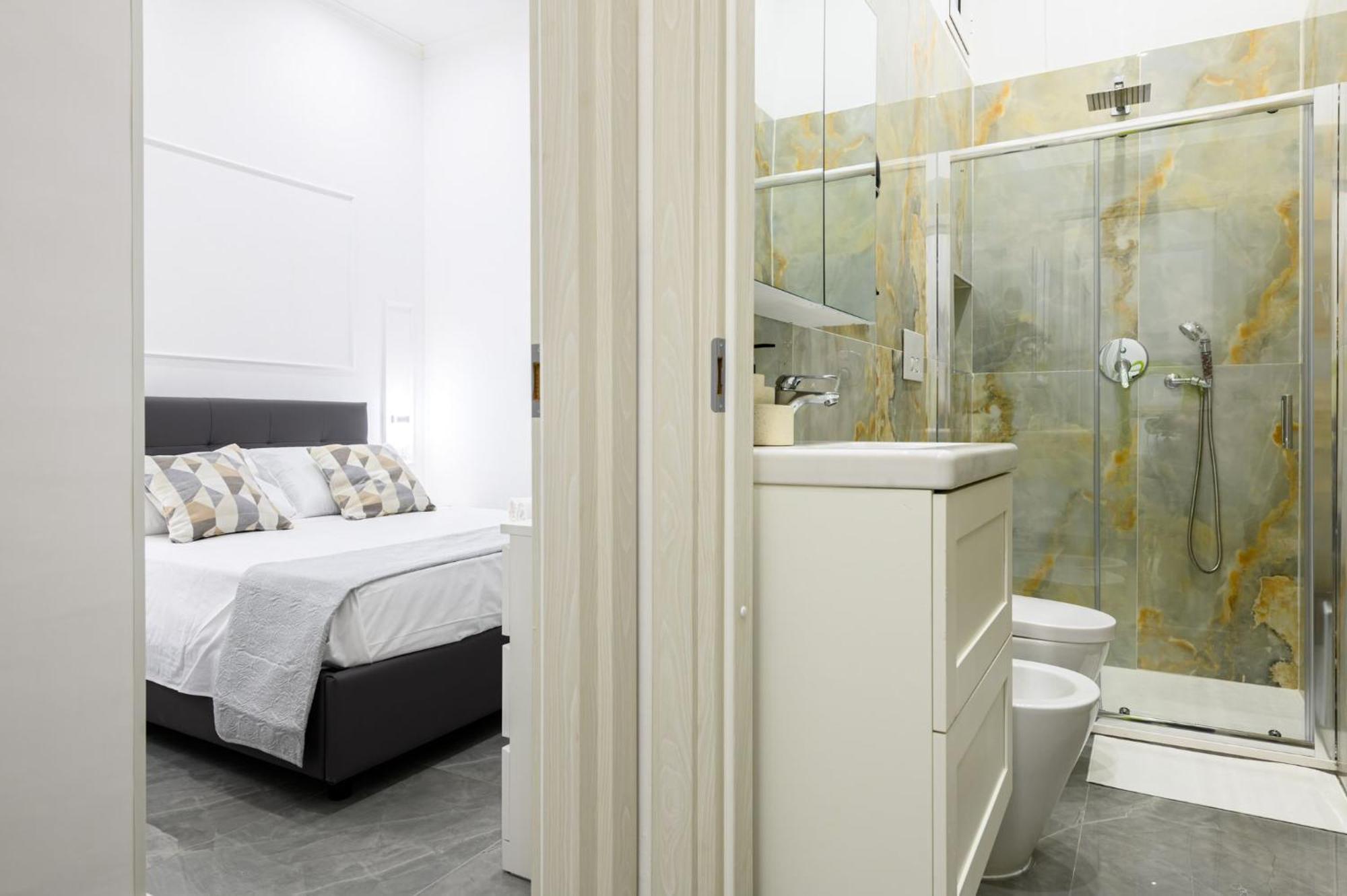 Giordano Suite Center Napoli Esterno foto