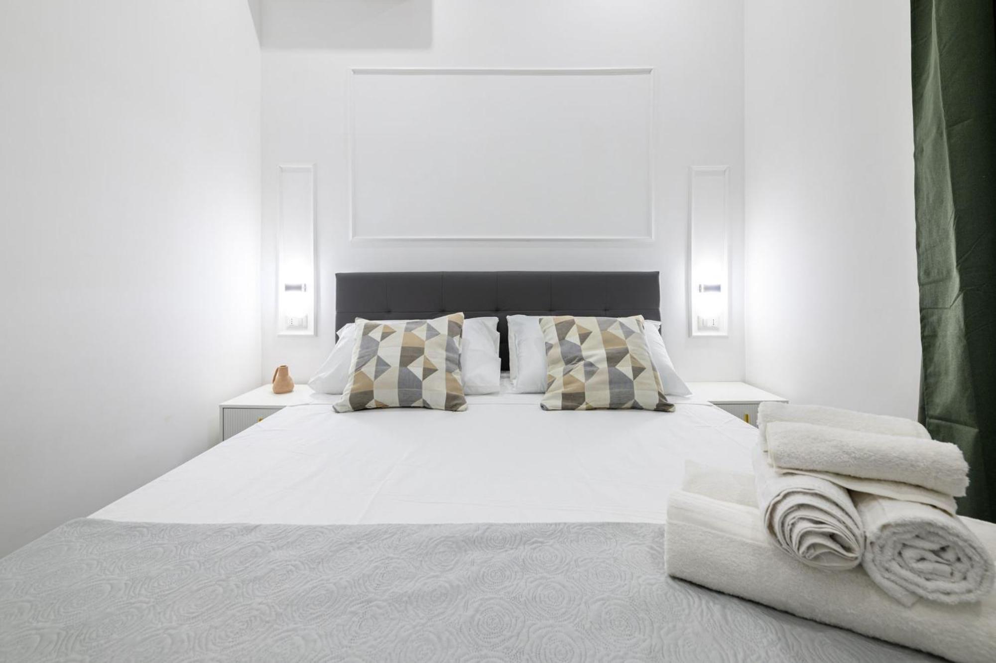 Giordano Suite Center Napoli Esterno foto