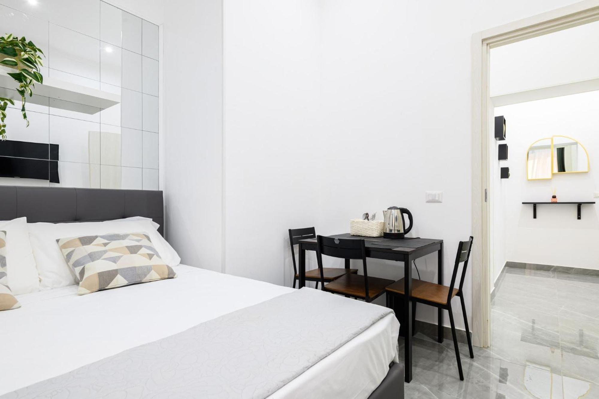 Giordano Suite Center Napoli Esterno foto